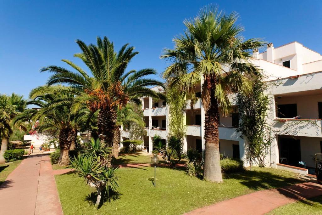 Hotel Villaggio Costa Ripa Rodi Garganico Exterior foto